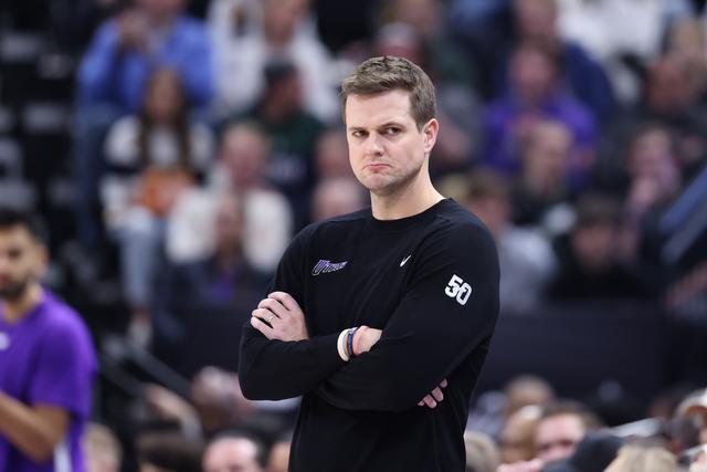 字母哥24+10雄鹿轻取黄蜂4连胜 魔术力克爵士